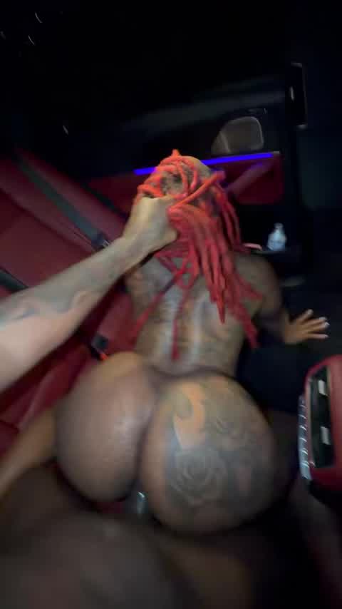 Thumbnail for She sent me a text saying she was finally single I waisted no time flying that pu$$y to me 😈💦 we couldn’t even wait to get home