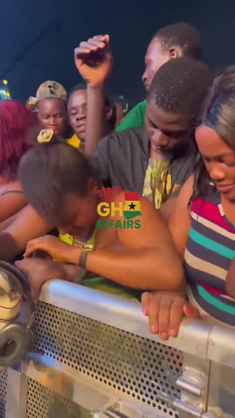 Thumbnail for Huan nie girl? They were at Wendy Shay's concert, Shay, and she was enjoying it. ! 🙄 #CC